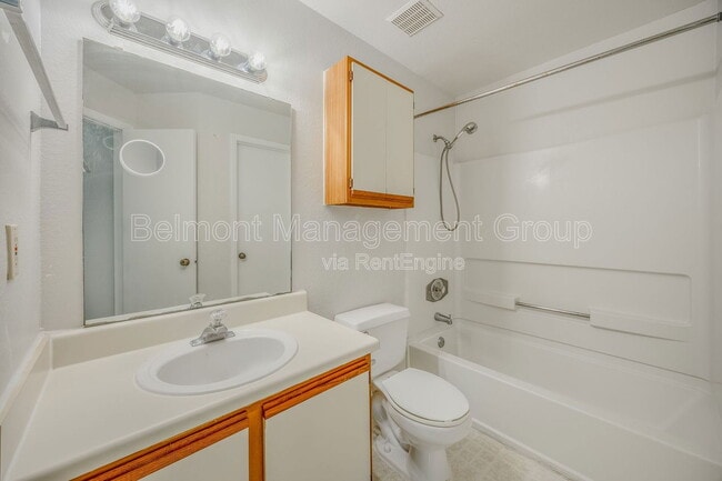 Building Photo - 974 Leeward Pl