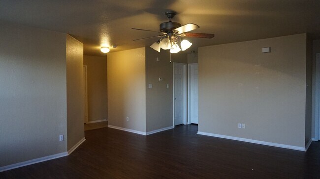 Building Photo - 2603 John Porter Dr