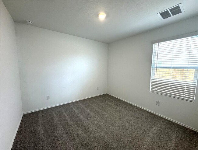 Building Photo - 410 Drizzle Dr
