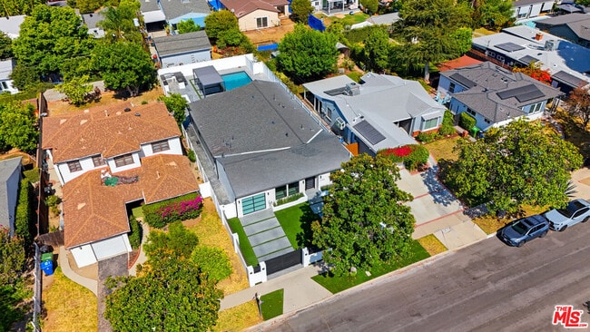 Building Photo - 5735 Saloma Ave