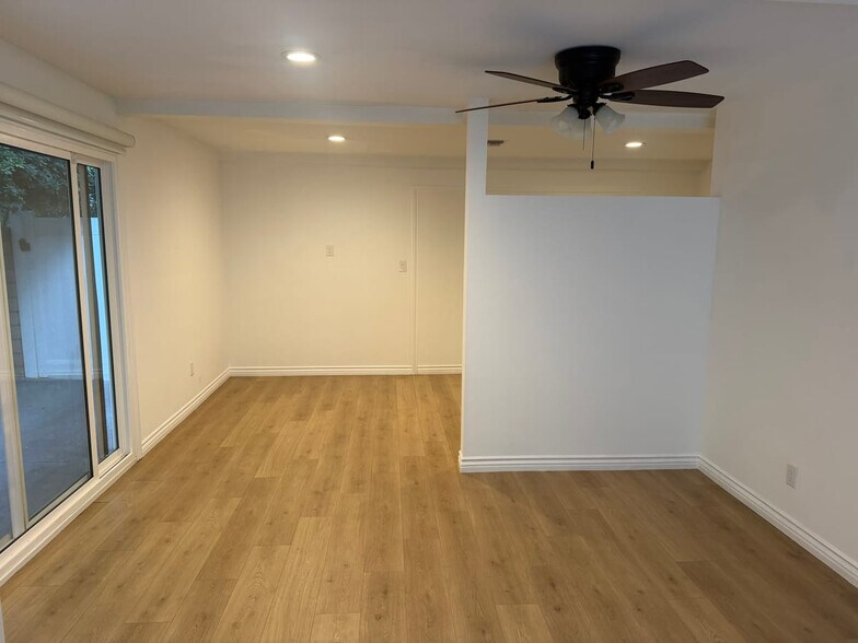 Building Photo - 7046 Darnoch Way