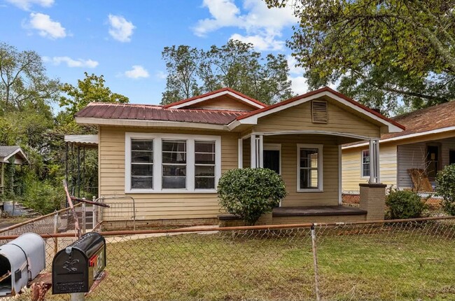 Building Photo - Newly renovated 3 bedroom, 1 bath home wit...