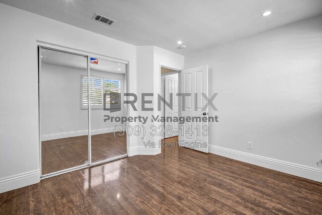 Building Photo - 6694 Cowboy St