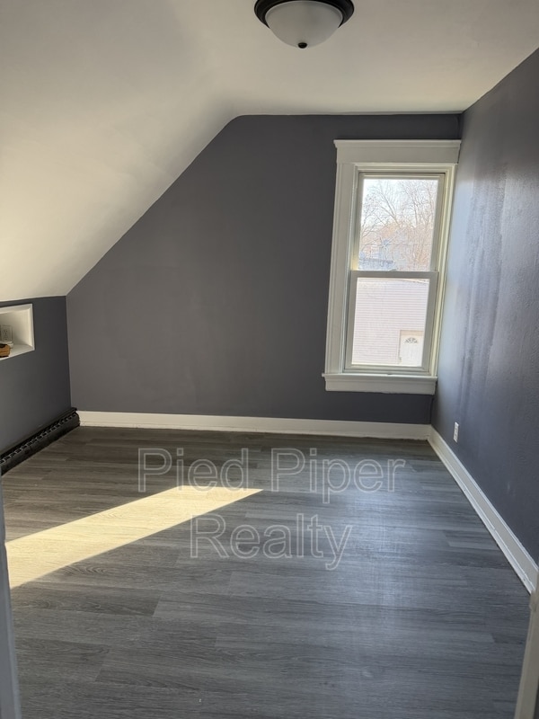 Building Photo - 514 E Garden St