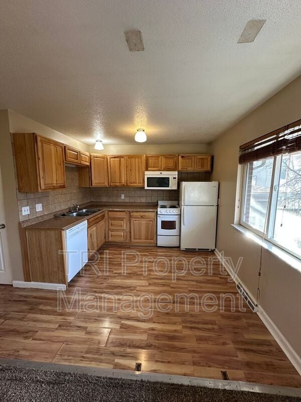 Building Photo - 1517 10th Ave