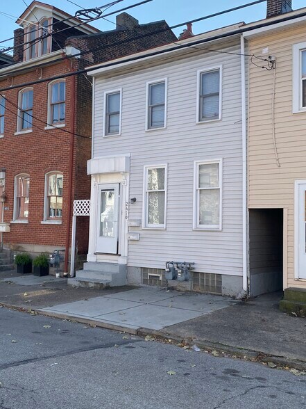 Building Photo - 2410 Jane St