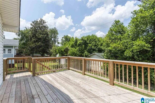 Building Photo - 712 10th Ct S