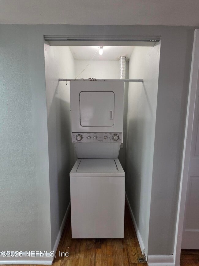 Building Photo - 1265 Donald St