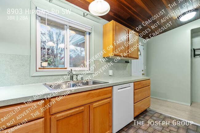 Building Photo - 8903 Hipkins Rd SW