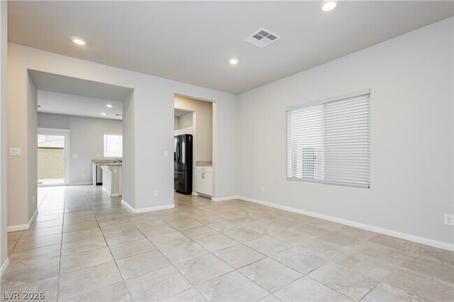 Building Photo - 5340 Maroon Guava St