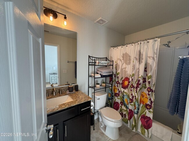 Building Photo - 6789 Roundleaf Dr