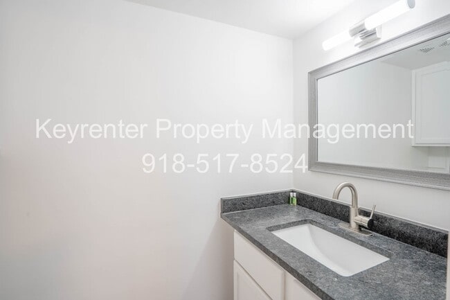 Building Photo - Midtown Tulsa | 4 Bed | 2 Bath | 2,010 SQFT
