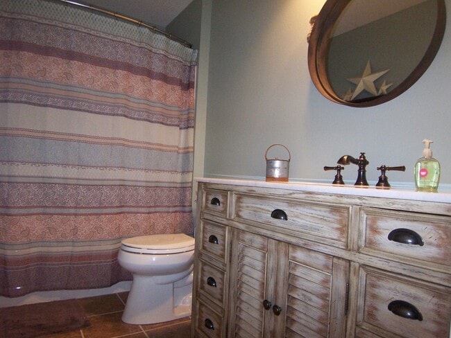 Building Photo - Available March 15! Beautiful 3 Bedroom Home in the Gilbert School District