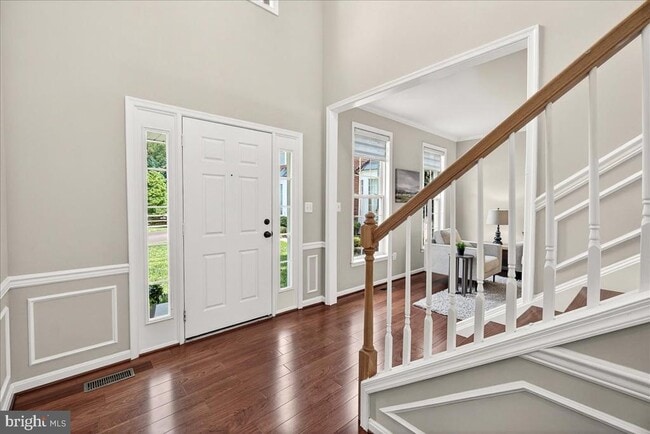 Building Photo - 9938 Timberknoll Ln