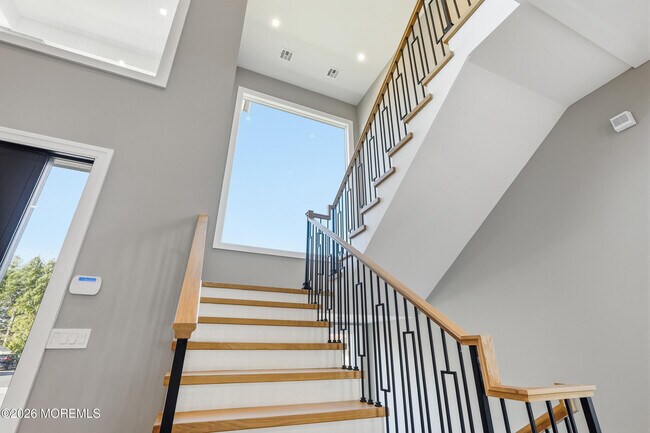 Building Photo - 84 Cooper Ave