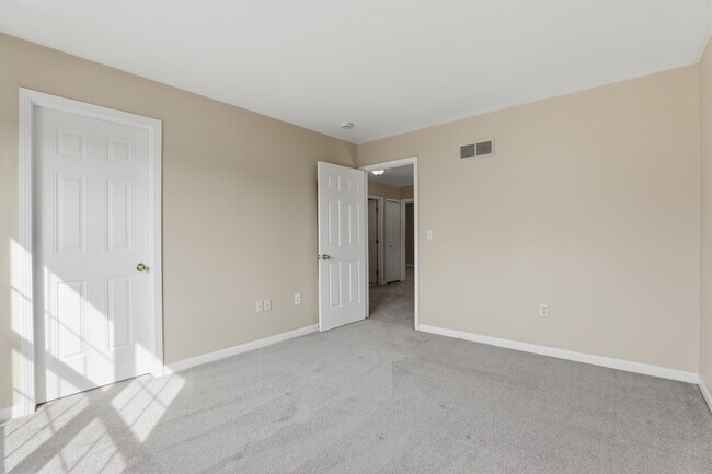 Building Photo - 35900 Abbey Dr