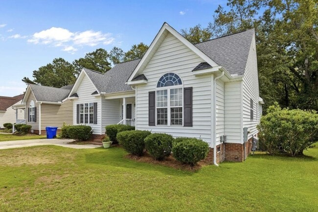 Building Photo - 1013 Sebring Dr