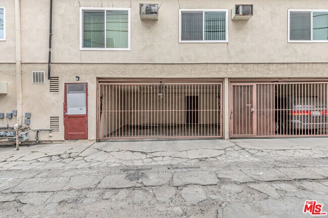 Building Photo - 1811 Parnell Ave