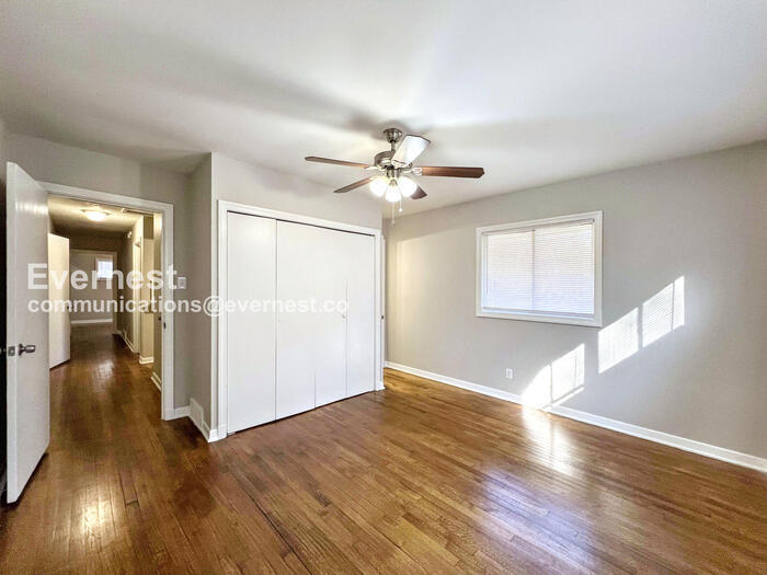 Building Photo - 4146 Rhodes Ave