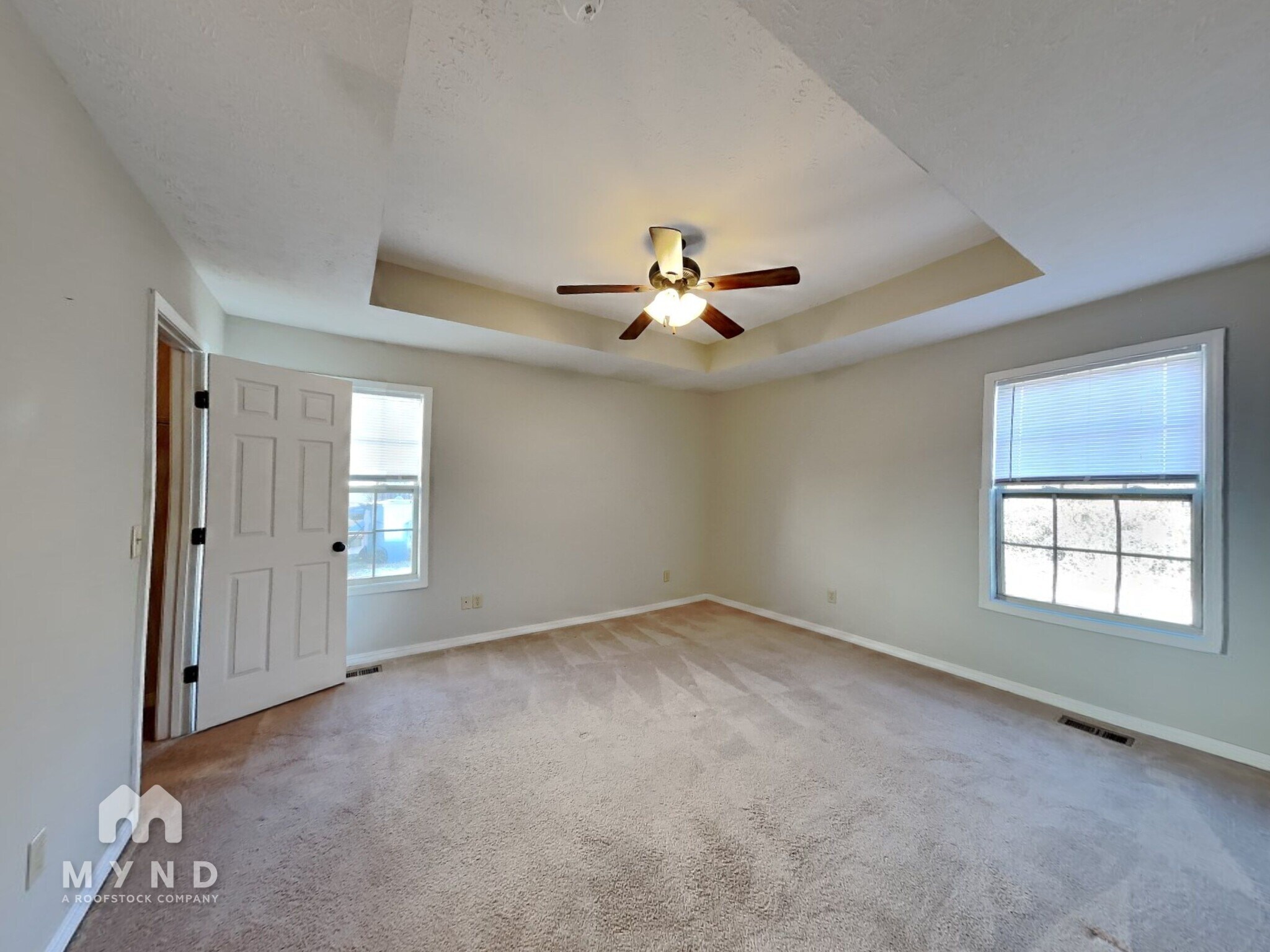 Building Photo - 664 S Mahn Ave