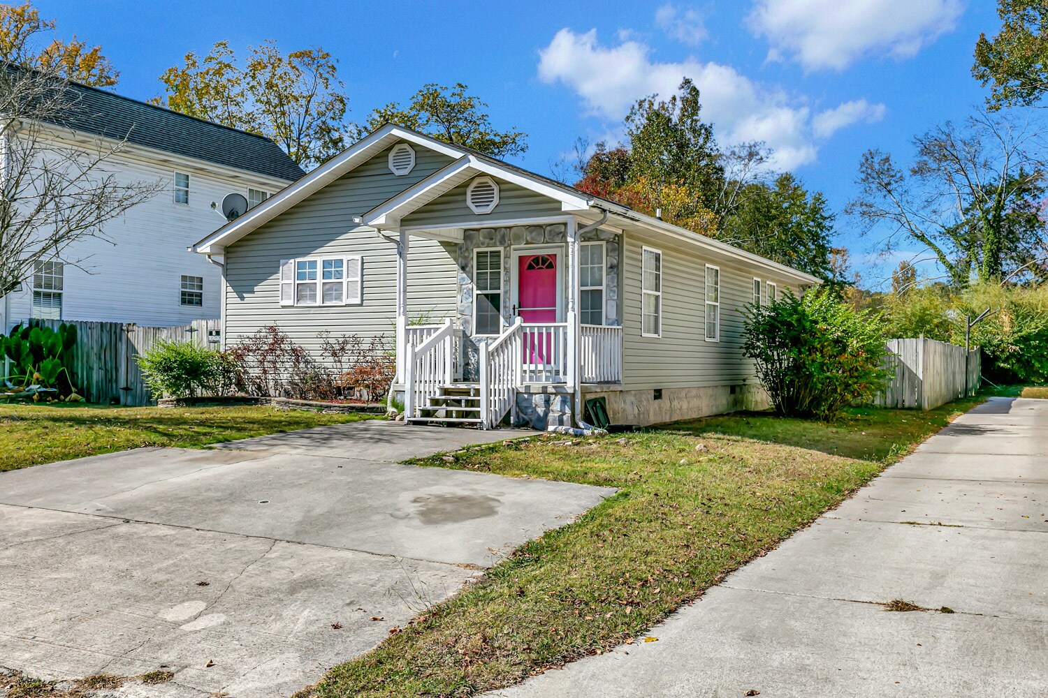 Building Photo - 1549 Cora Dr