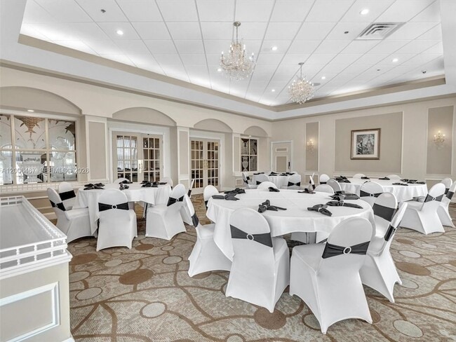 Building Photo - 9340 Lagoon Pl