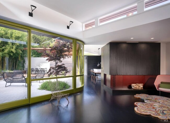 Building Photo - 162 Throckmorton Ave