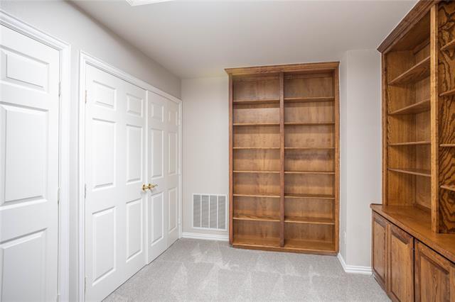 Building Photo - 250 Timberleaf Dr