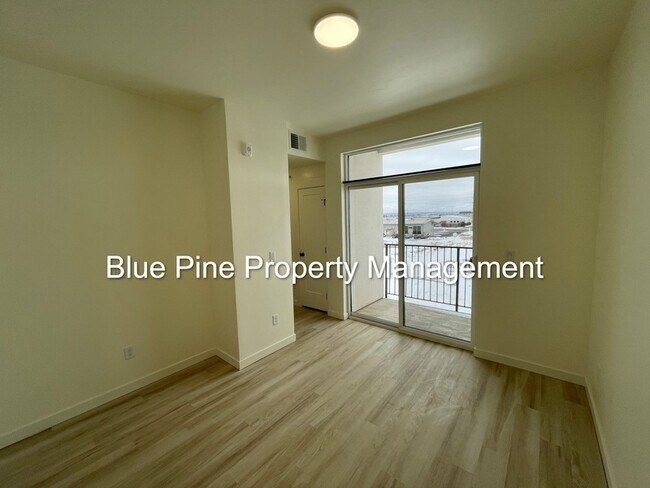 Building Photo - 311 E Lorene St