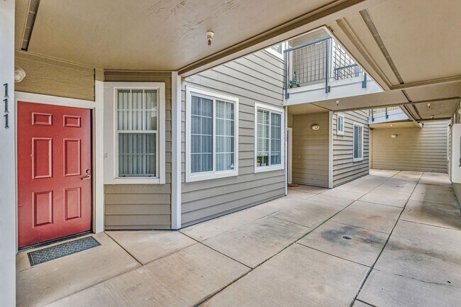 Building Photo - 2-Bedroom Condo in Prime Sunnyvale Location Near Tech Hubs