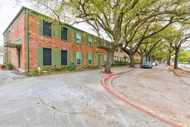 Building Photo - 11603 Chimney Rock Rd