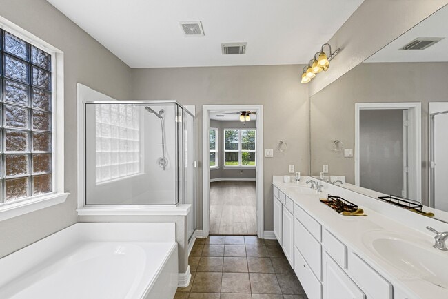 Building Photo - 27923 Barberry Banks Ln