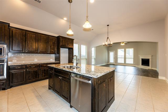 Building Photo - 16012 High Line Dr