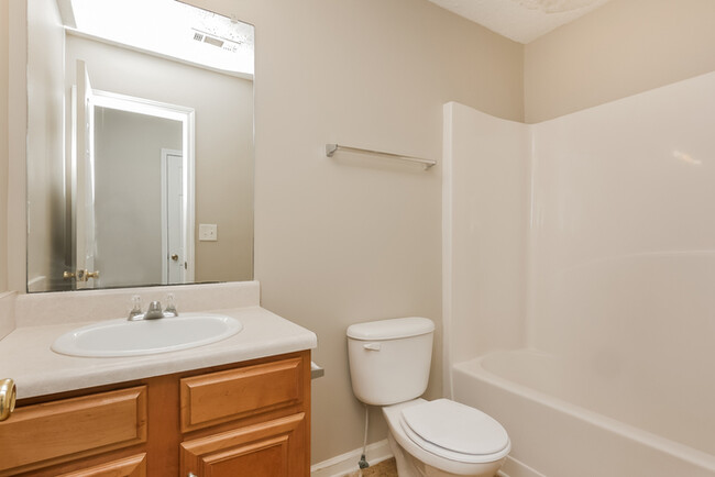 Building Photo - Spacious 4 Bedroom Atlanta Home