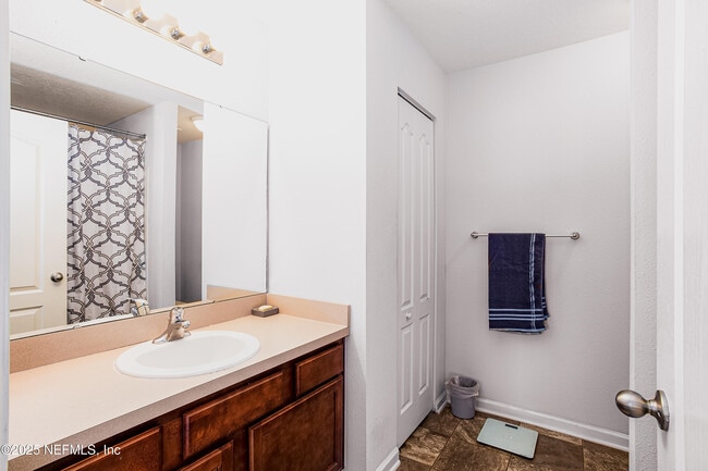 Building Photo - 8482 Julia Marie Cir