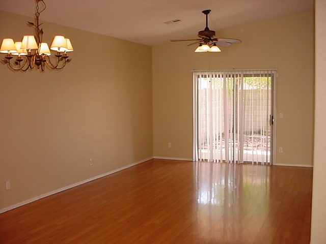 Building Photo - Fantastic home in gated Brenna Park.