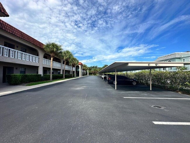 Building Photo - 1750 Belleair Forest Dr