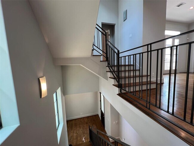 Building Photo - 1608 Nevada St