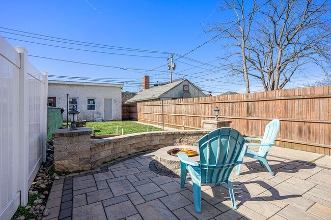 Building Photo - Beautiful 3 Bedroom Twin in Lansdale with garage $2,400/month