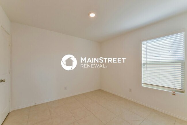 Building Photo - 3 Bedroom Pet-Friendly Home in Fort Worth, TX with Main Street Renewal