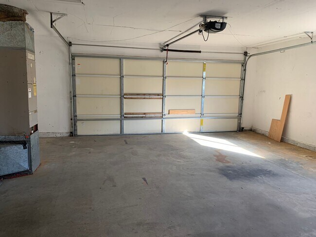 Building Photo - 54- 12th, Poplar