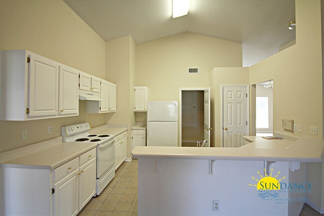 Building Photo - Great 3 Bedroom Home in Mary Esther!