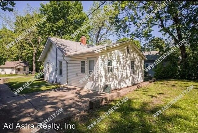 Building Photo - Awesome Location in Waldo-Available NOW!!