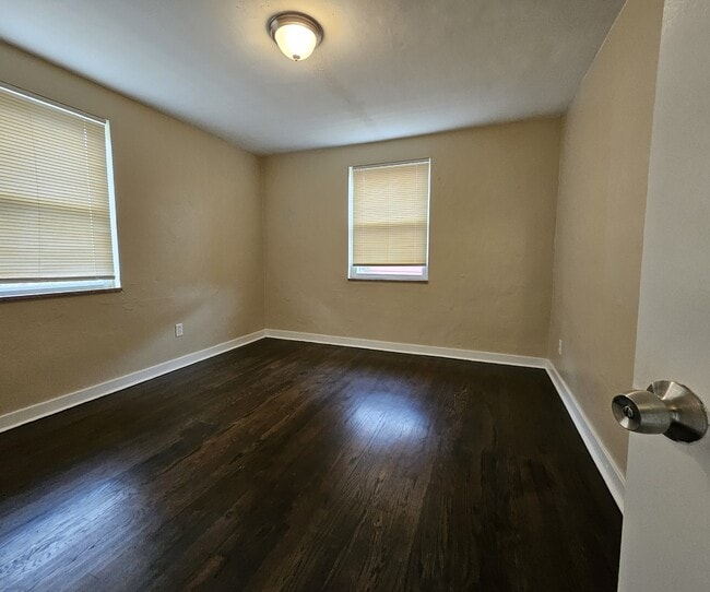 Building Photo - 855 Hamil Rd