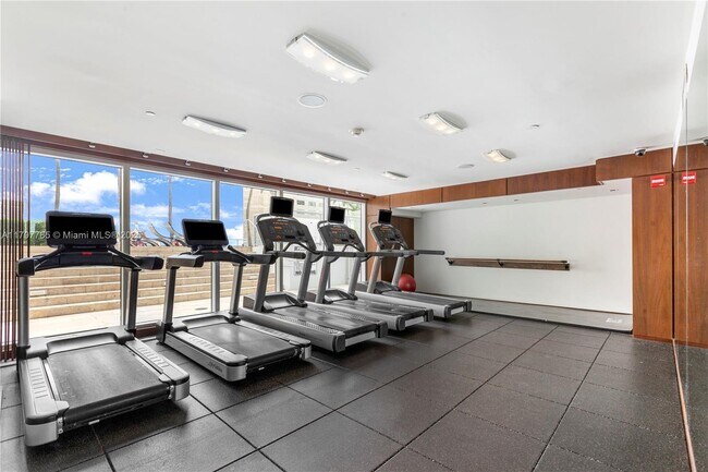 Building Photo - 325 S Biscayne Blvd