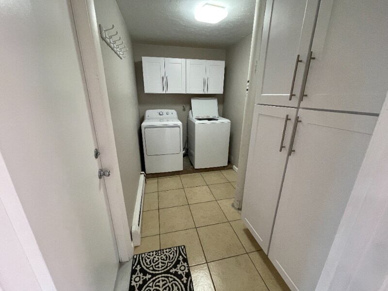 Building Photo - 1887 Independence St