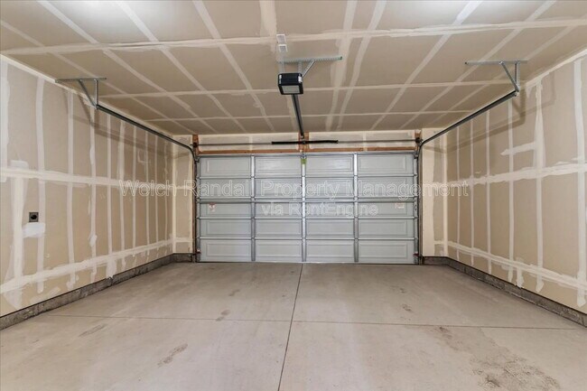 Building Photo - 1045 N 200 W