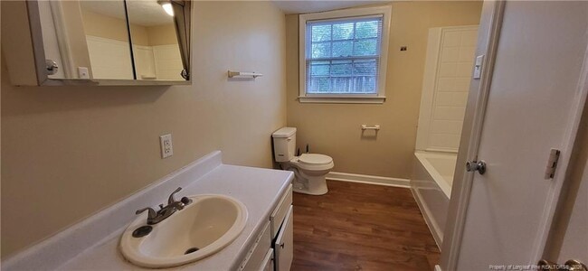 Building Photo - 1005 N Elm St