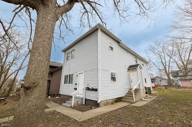 Building Photo - 1 br, 1 bath 4plex - 331 N Temple Ave B B