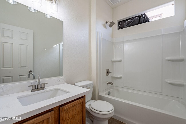 Building Photo - 4244 E Gleneagle Dr